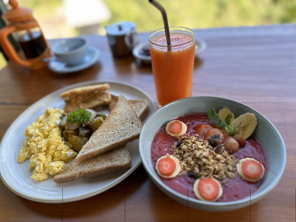 A table with food and drinks