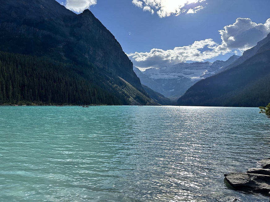 Lake Louise with mountains behind