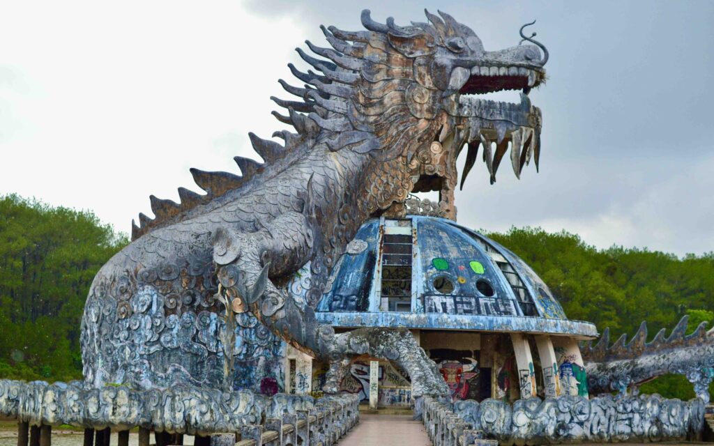 Dragon statue. One of the Best things to do in Vietnam